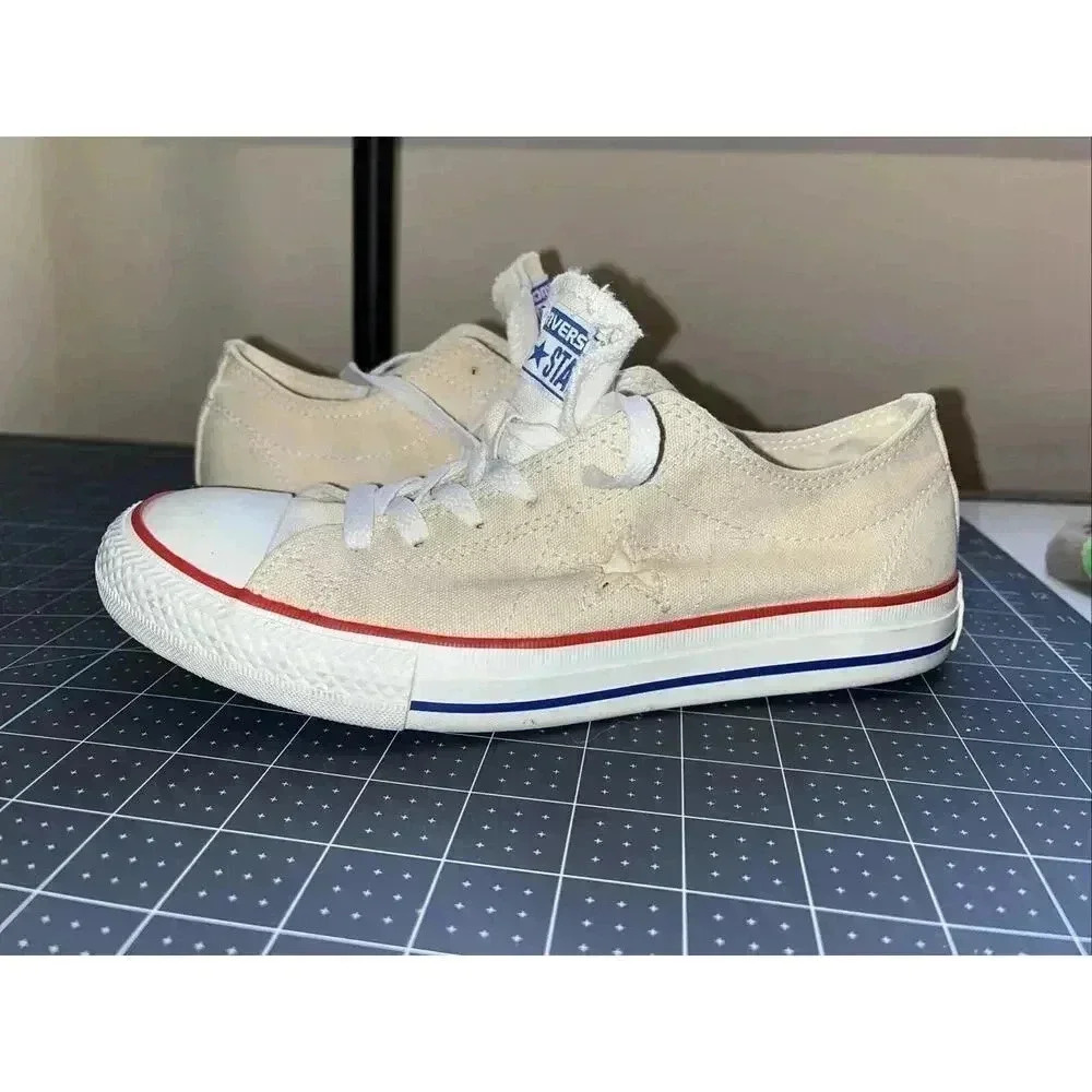 Converse Women's One Star 8.5.